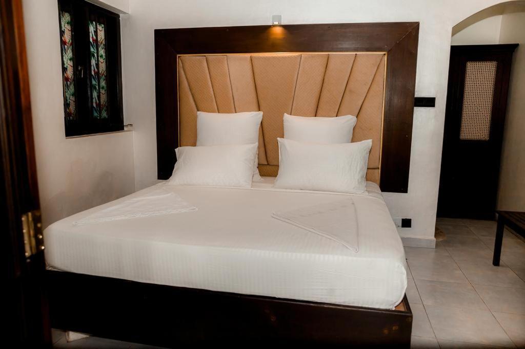 Romantic Garden Hotel Negombo Extérieur photo