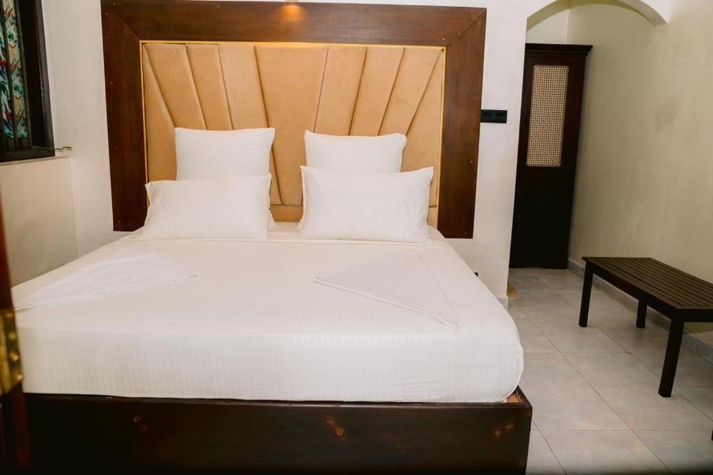 Romantic Garden Hotel Negombo Extérieur photo